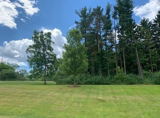 100 Oak Leaf Ln, North Barrington, IL 60010