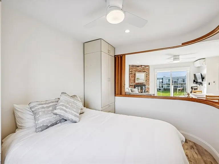 707 Old Montauk Hwy #6C — Photo 8