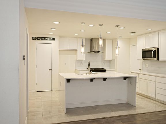 3rd image of 2114 Glen Heights Dr