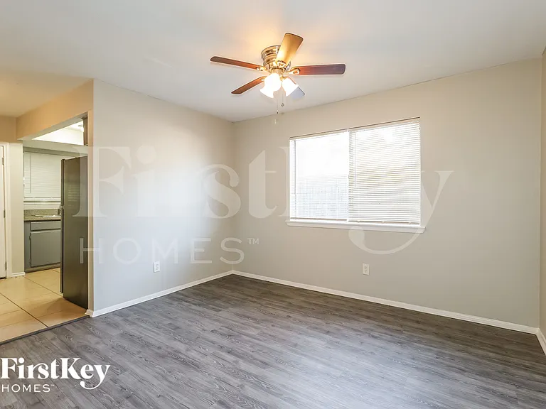 4439 Algernon Dr — Photo 11