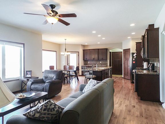 719_Rolling_Oaks_Dr_MLS_HID1132486_ROOM3