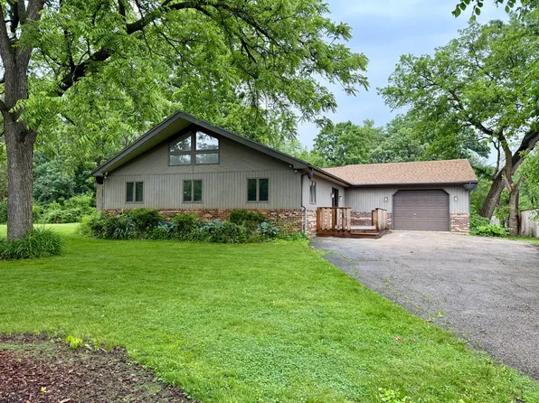 29W178 Woodland Ave, West Chicago, IL 60185