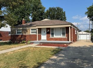 2699 Longmeadow Dr, Trenton, MI 48183