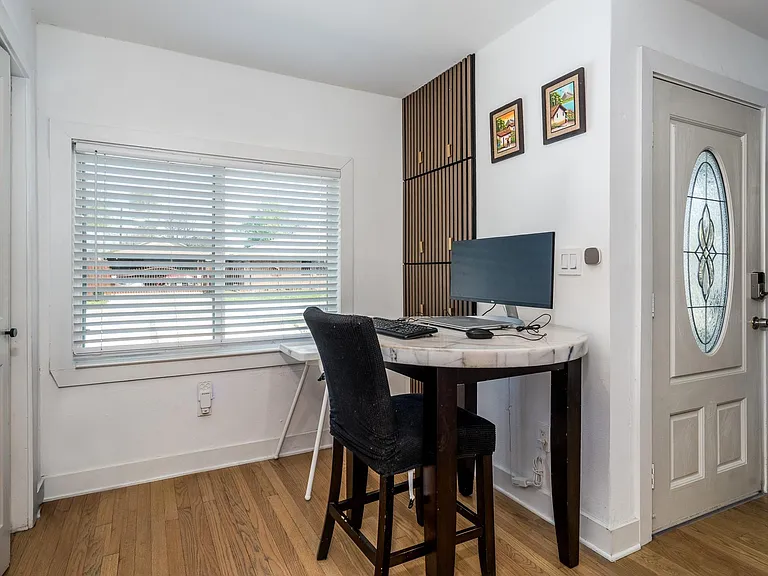 810 Jerry St — Photo 8