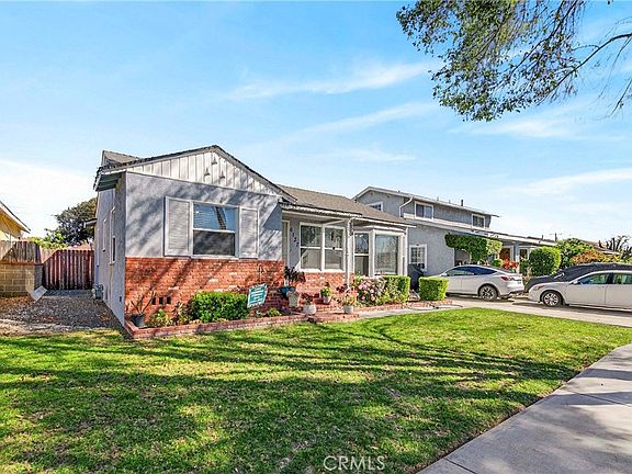 3rd image of 6137 Greenmeadow Rd