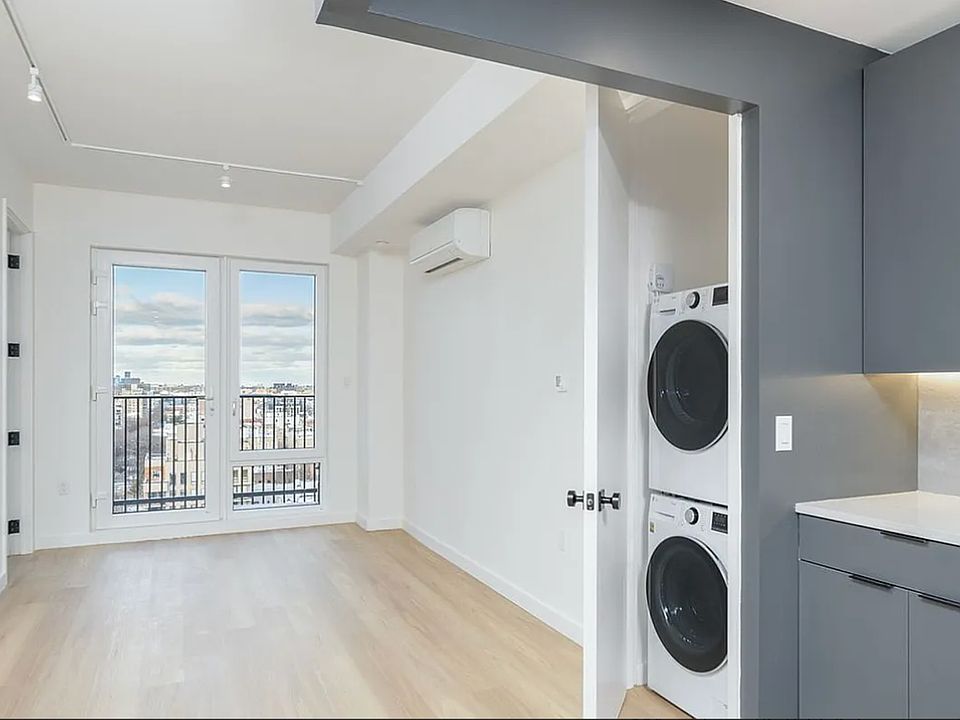 1st image of 974 Carroll St #1507