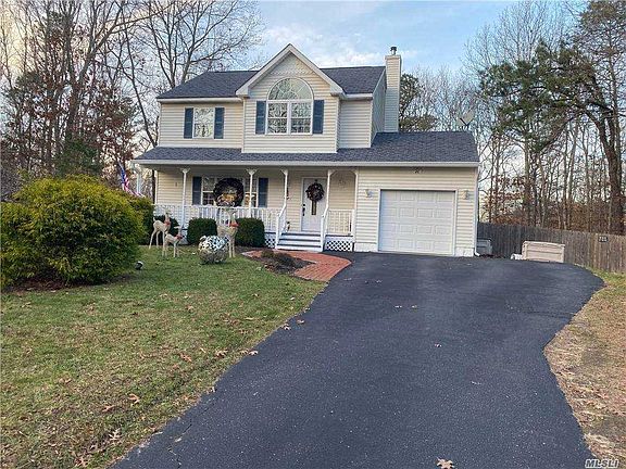 5th image of 26 Diane Dr