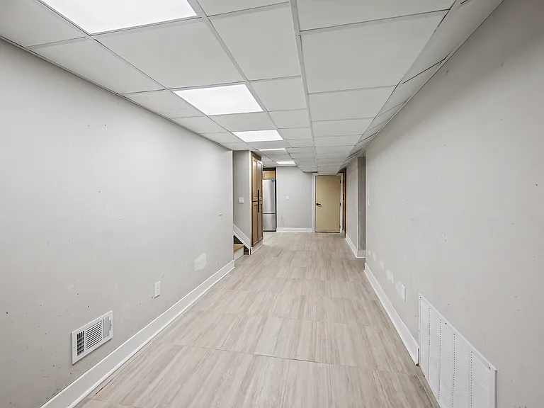 226 Mack Ave — Photo 14