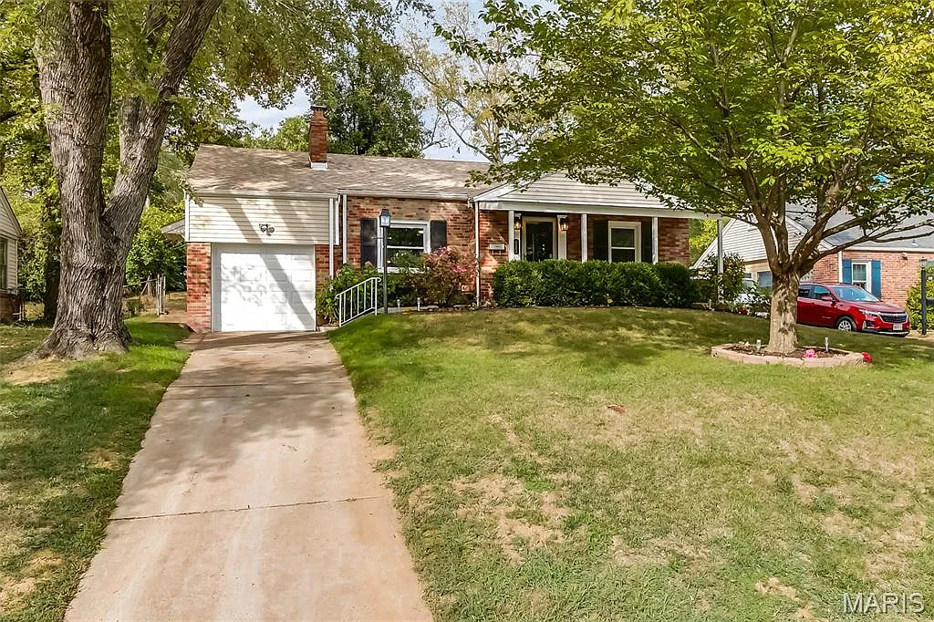 127 Thoroughman Ave photo 1