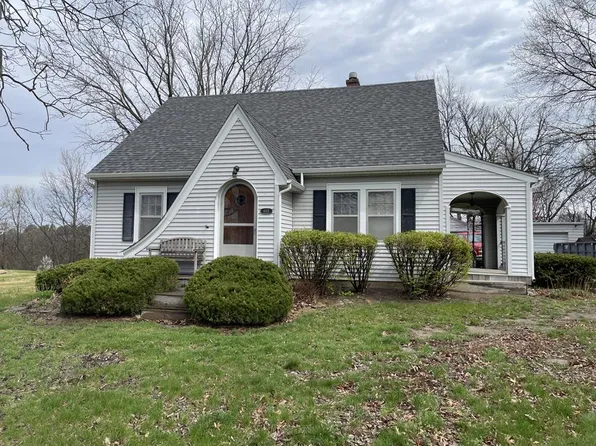 603 Sunset Dr, Macon, MO 63552