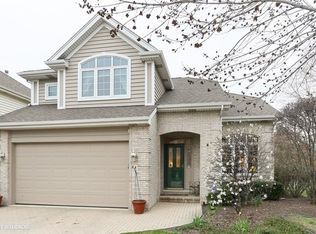 6351 Breton Lakes Dr, Willowbrook, IL