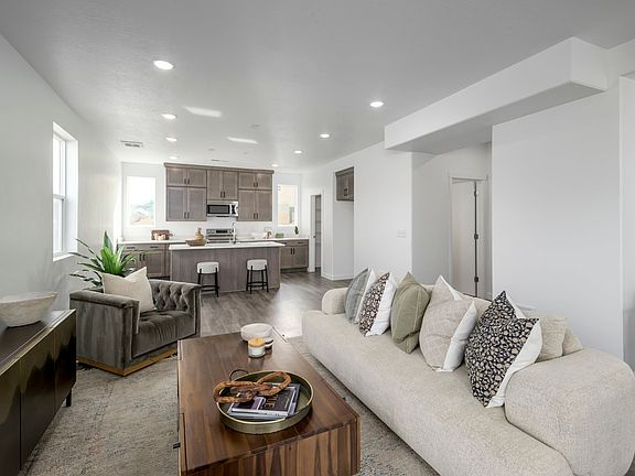 4th image of 931 W Coalburn Way #101/58