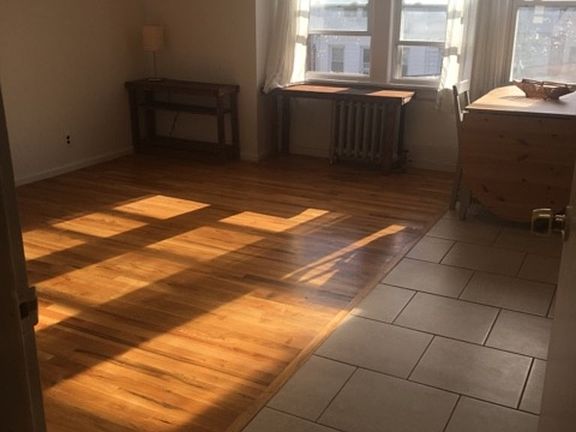 2nd image of 2041 32nd St
