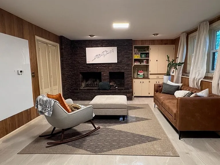 1 Cyr Cir #1 — Photo 8