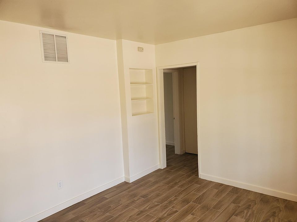 2nd image of 1501 W Lynwood St