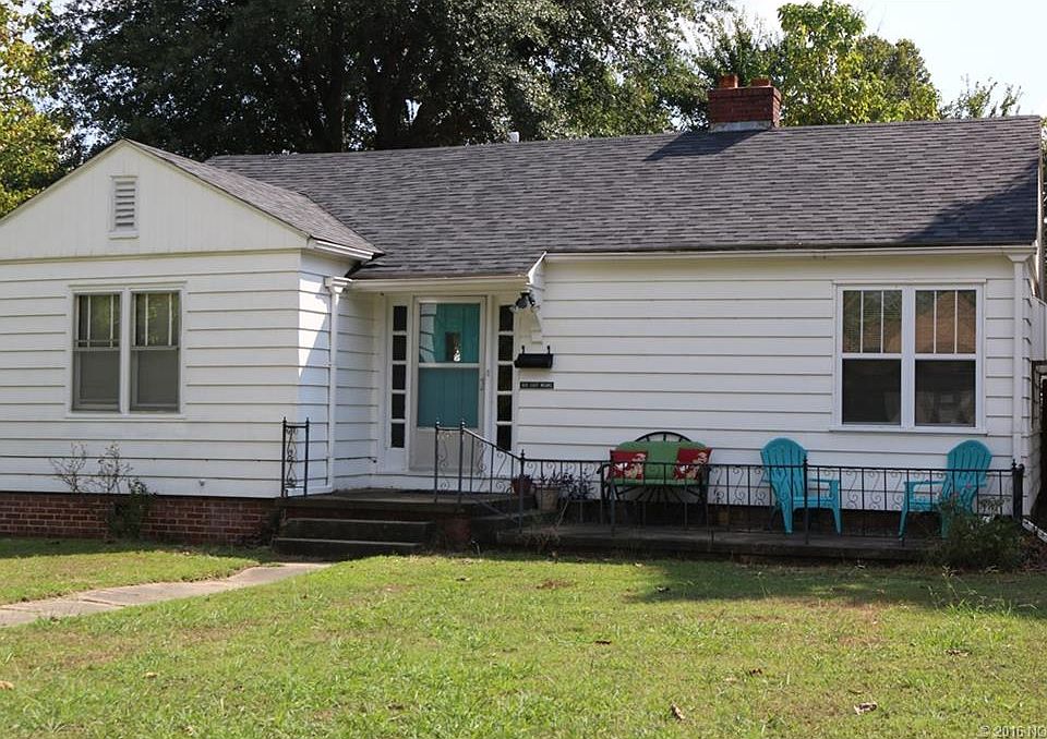 1st image of 800 E Miami Ave