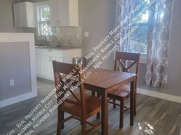 5th image of 702 Dutch Valley Dr