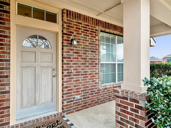 4th image of 4502 Sawgrass Dr