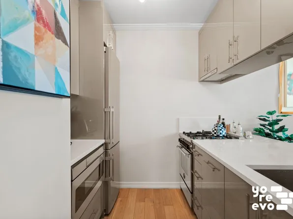 300 East 85th Street 1004 image 3 of 13