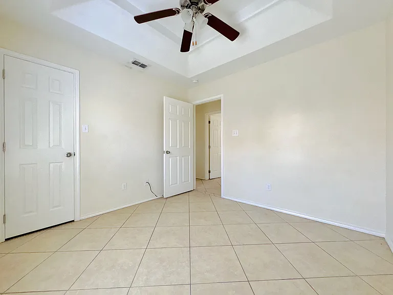 200 W Albatross Ave #A — Photo 9