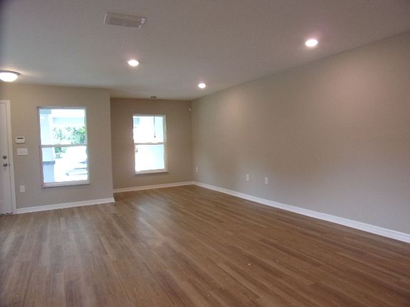 3rd image of 1141 Jewel Ave