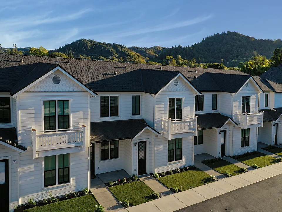 705 S Cloverdale Blvd #2