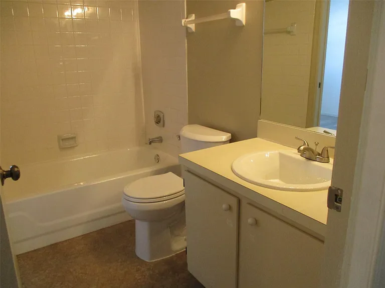 23442 SW 57th Ave #406 — Photo 12