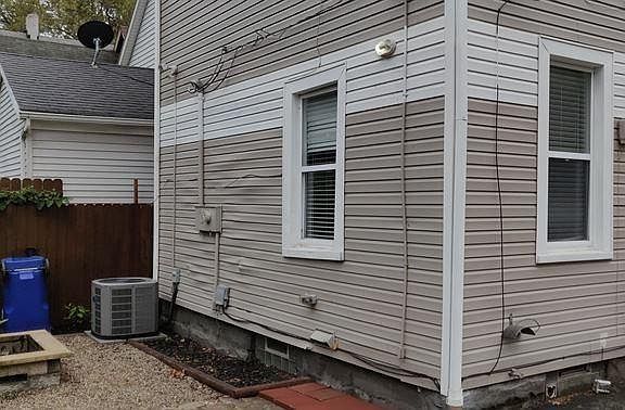2nd image of 2169 W 31st St