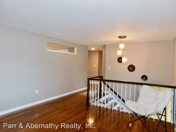 4th image of 1005 Smithfield Ave