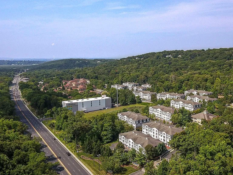 Crystal Ridge at Watchung — Photo 30