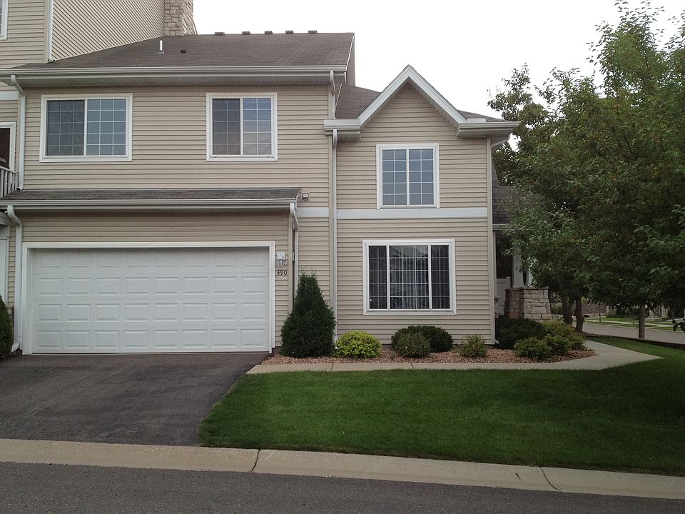 1st image of 490 Willoughby Way W