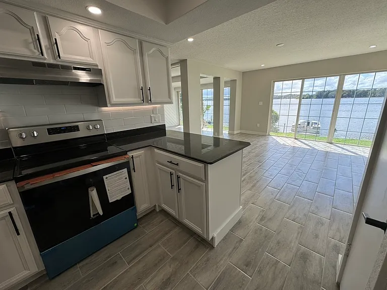 624 Desoto Dr — Photo 23