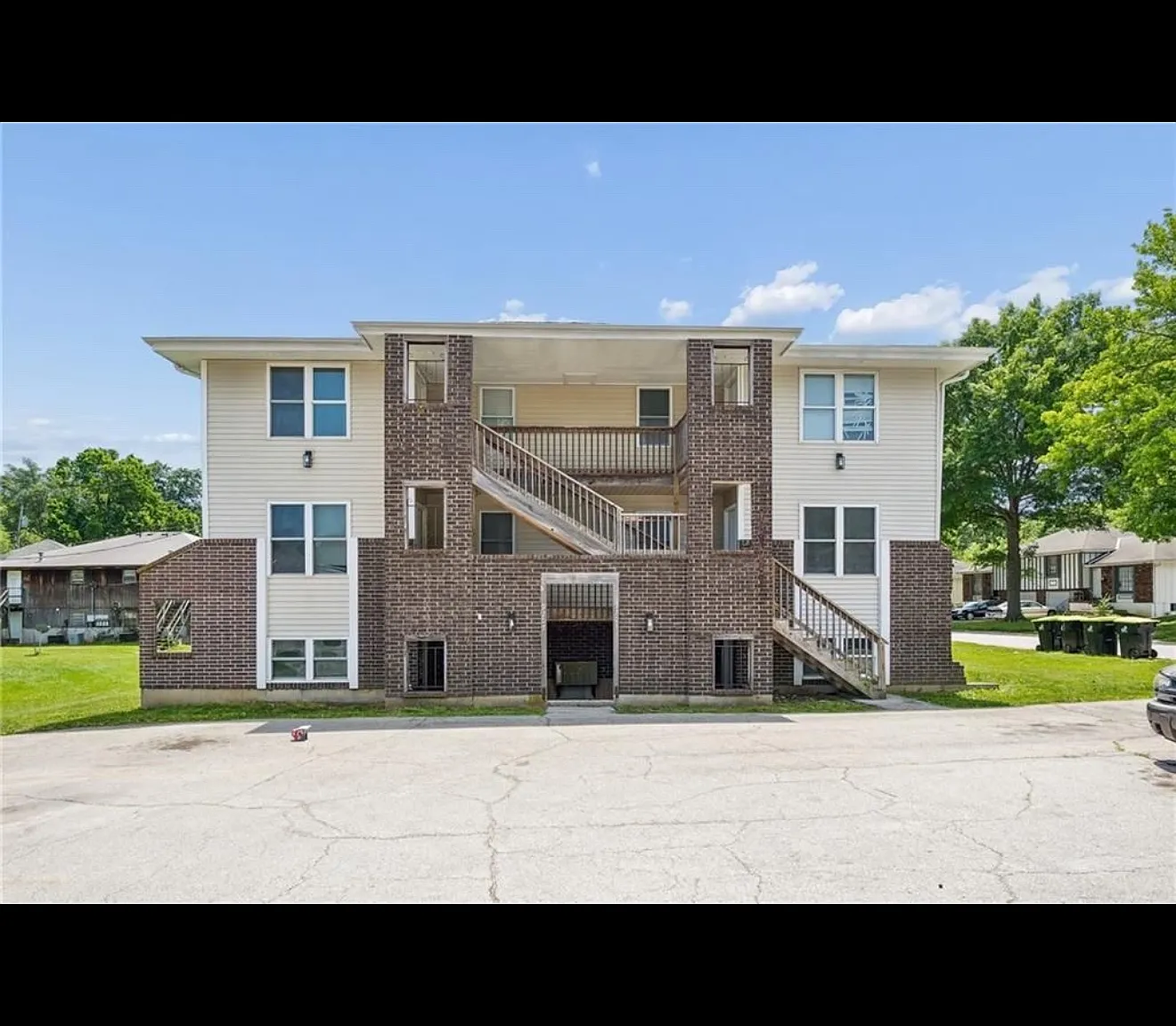 2 bed, 1000 sqft, $1,095 — Photo 1