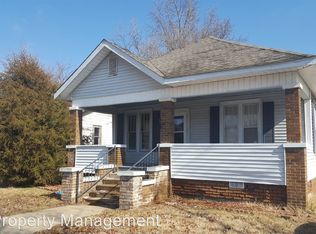 212 S 10th St, Herrin, IL 62948