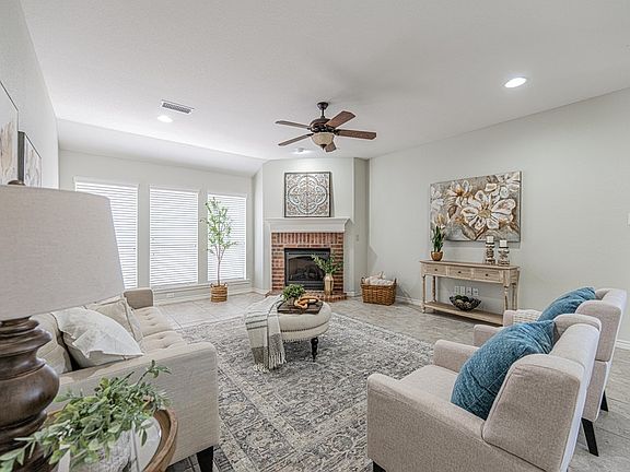 2nd image of 5610 San Saba Ave