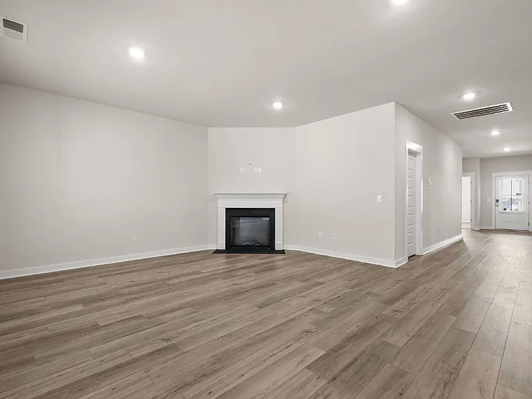 1145 Ross Farms Blvd — Photo 14