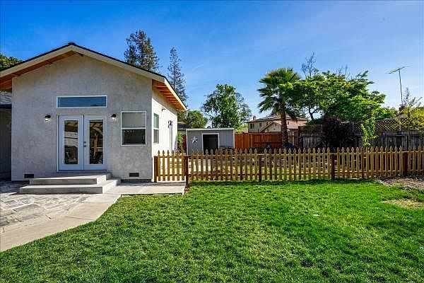 1st image of 4421 Springwood Ct #A