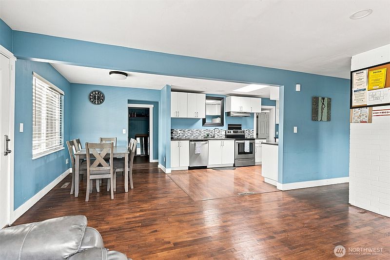 5th image of 243 E 61st Street