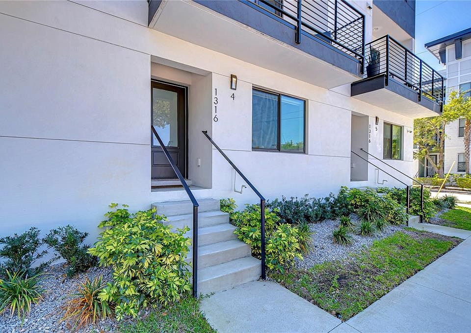 1st image of 1316 W CARMEN STREET #4