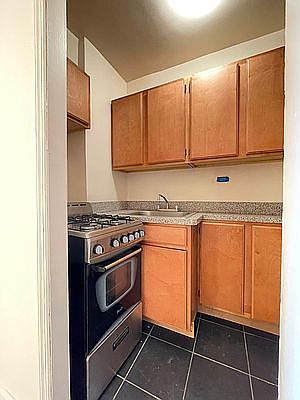 3rd image of 135-10 Grand Central Pkwy #5O7