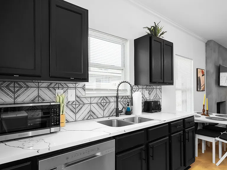 604 Julian St NW — Photo 42