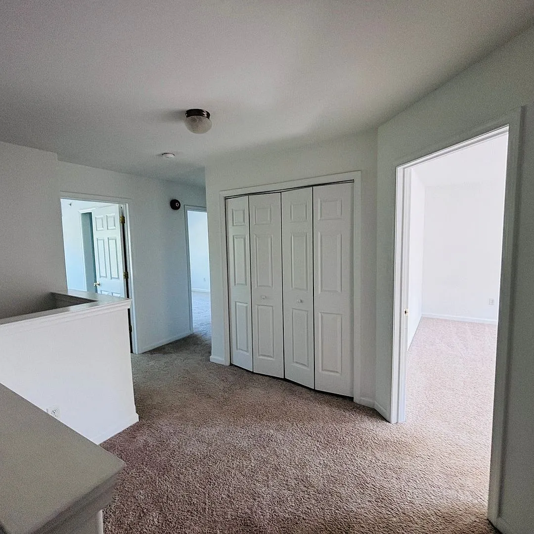 Located in the Highgates subdivision in Upper Macungie Township this 3 bedroom, 2.5 bath townhouse — Photo 4