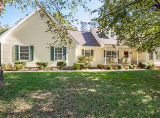 623 River Landing Dr, Soddy Daisy, TN 37379