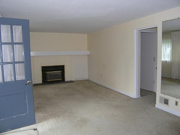 5th image of 1115 Saluda St