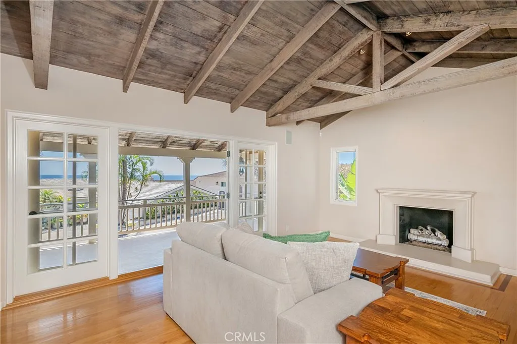 3 bed, 2016 sqft, $15,000 — Photo 3