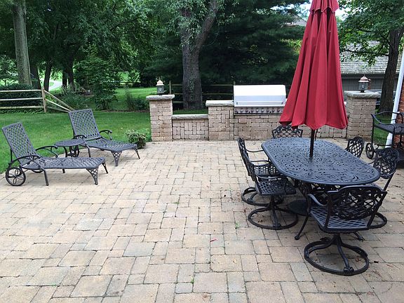 3rd image of 2341 Engelwood Dr