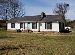 1 Logan Ln, Due West, SC 29639