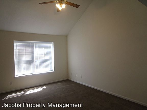 3rd image of 3511 La Mesa Dr