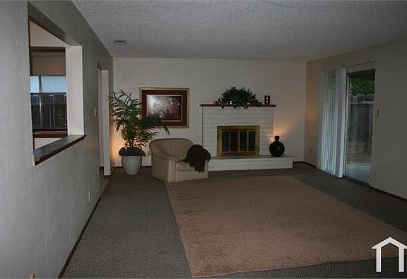 4th image of 4580 N Hughes Ave