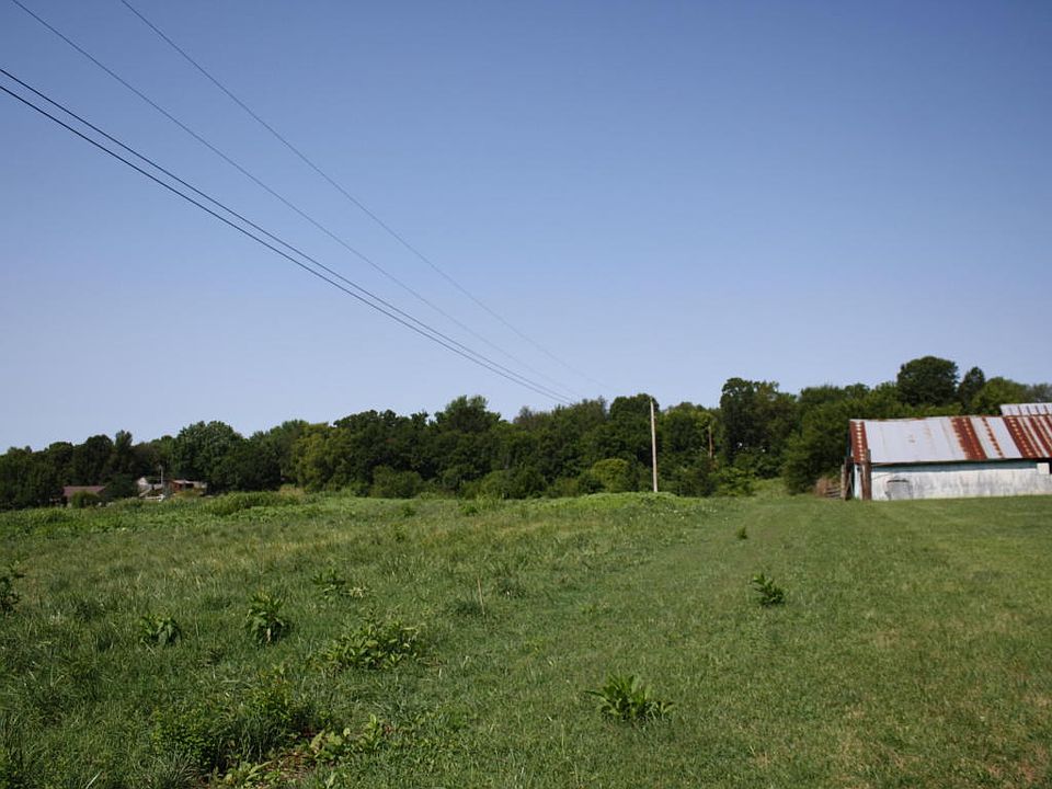1st image of 410 SE Hills Dr